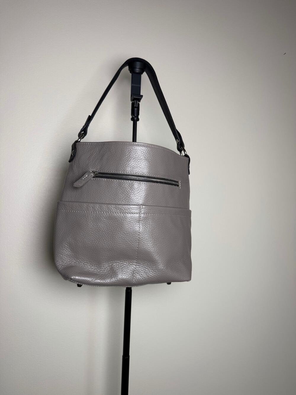 Valentina Leather Shoulder Bag Made In Italy Gray with Feet